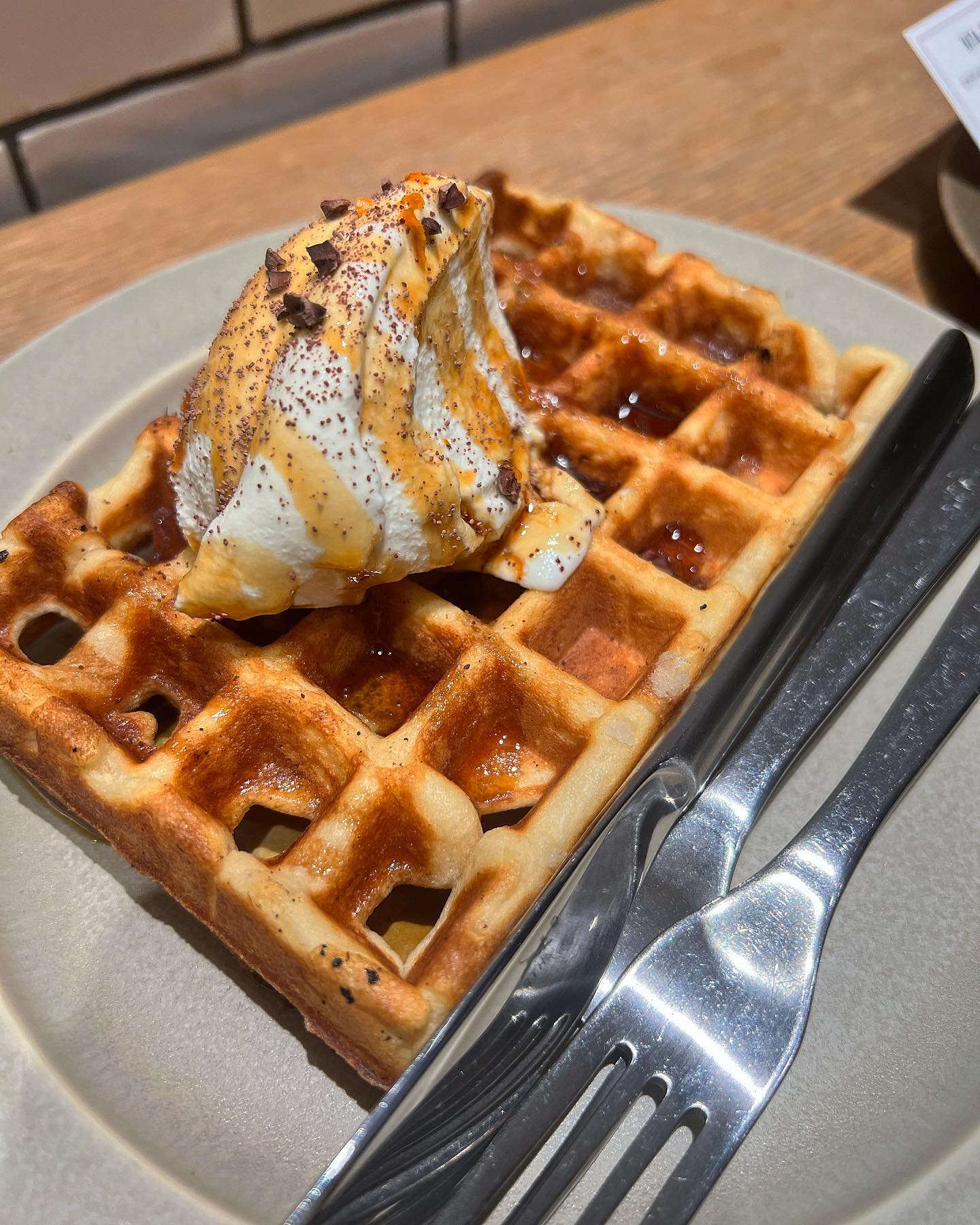 新宿南口️

さくさくもちもちのワッフルとマスカルポーネクリームが最高でした🧇